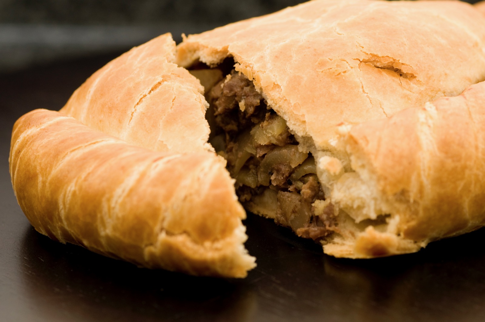 Корнуэльский пирог (Cornish pasty)
